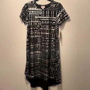Elegant LuLaRoe Carly